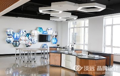遼寧文彬教學(xué)設(shè)備有限公司展廳
